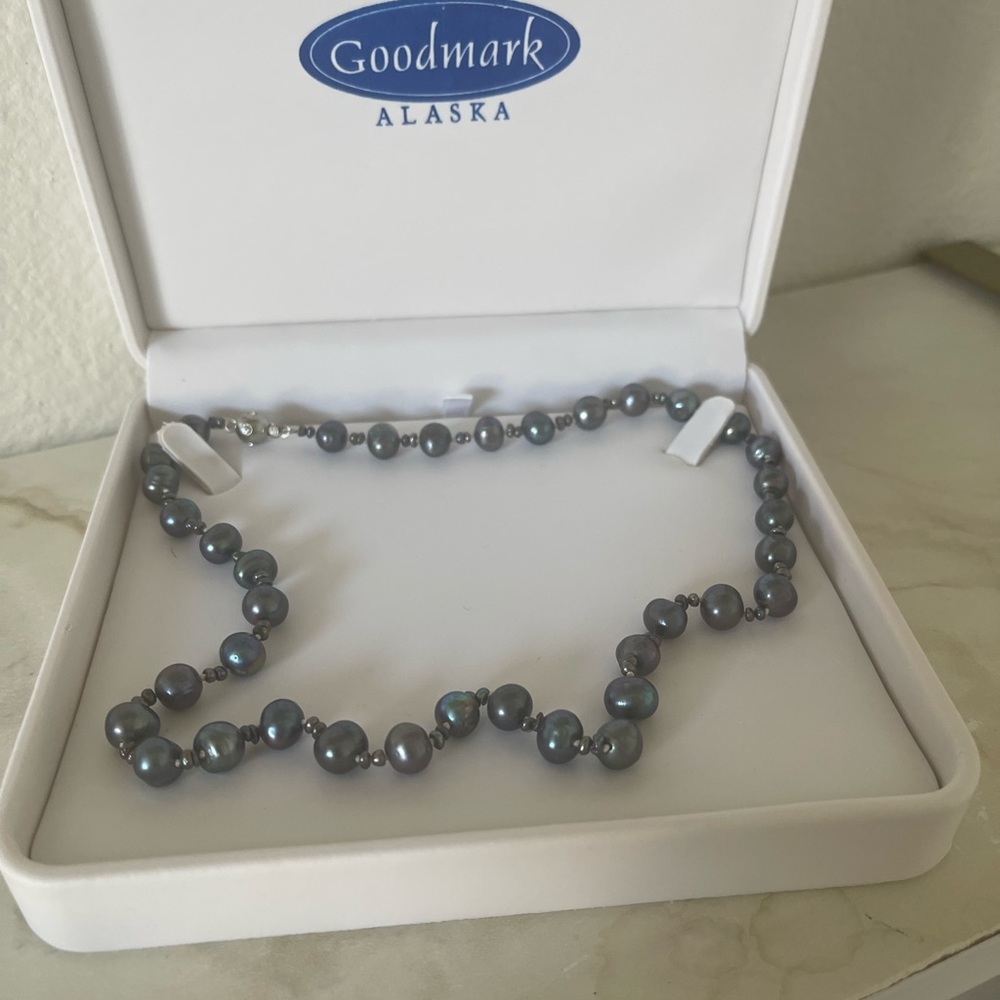 Black Pearl necklace